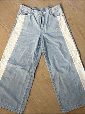 GAP Two-Tone Light Blue and White Relaxed Jeans